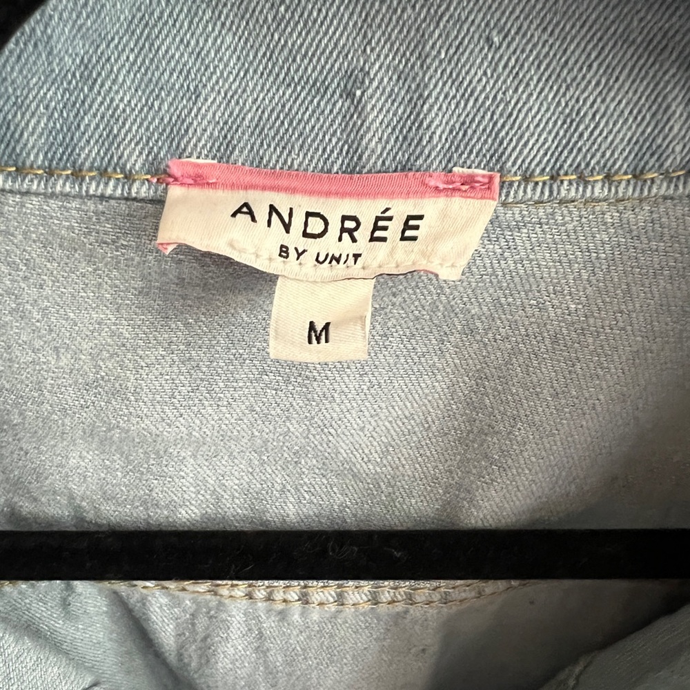 Cropped Denim Jacket - Picture 3 of 7
